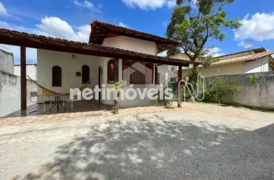 Casa com 3 quartos à venda na Rua Estocolmo, Trevo, Belo Horizonte