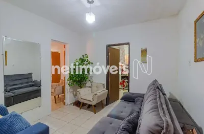 Casa com 2 quartos à venda na Rua Senhora do Brasil, Cachoeirinha, Belo Horizonte