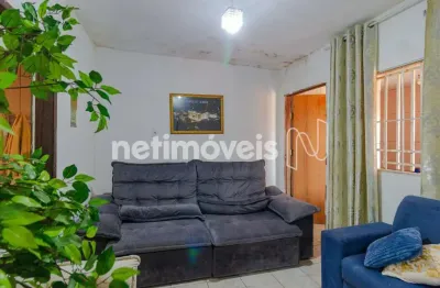 Casa com 2 quartos à venda na Rua Senhora do Brasil, Cachoeirinha, Belo Horizonte