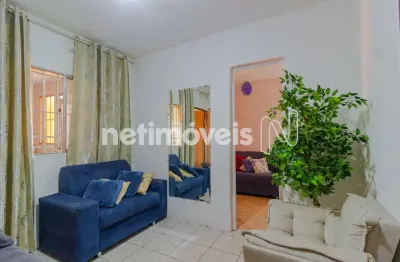 Casa com 2 quartos à venda na Rua Senhora do Brasil, Cachoeirinha, Belo Horizonte