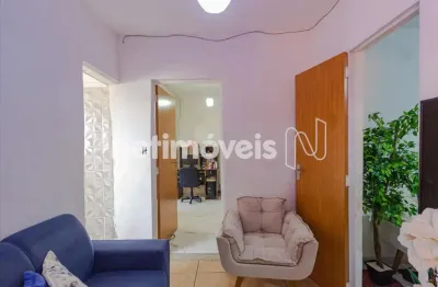 Casa com 2 quartos à venda na Rua Senhora do Brasil, Cachoeirinha, Belo Horizonte