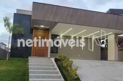 Casa moderna alto padrão espaçosa no Condomínio Villas Park 1, em Vespasiano, Minas Gerais.