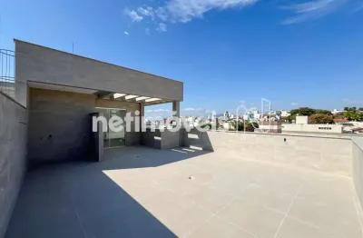 Excelente cobertura com alto padrão de acabamento na melhor localização do santa rosa!!!