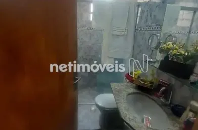 Casa com 2 quartos à venda na Rua Thomaz Naves, Santa Amélia, Belo Horizonte