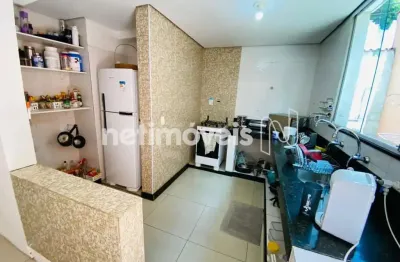 Casa com 3 quartos à venda na Rua dos Xavantes, Santa Mônica, Belo Horizonte