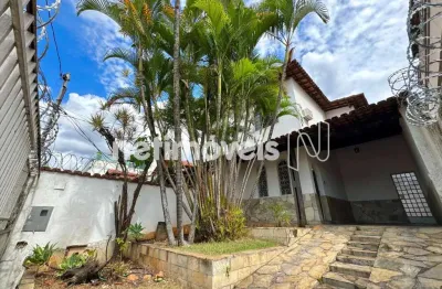 Casa com 3 quartos à venda na Rua Póvoa de Varzim, Paquetá, Belo Horizonte