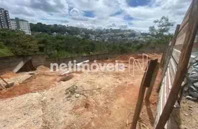 Casa com 3 quartos à venda na Alameda das Araras, Cabral, Contagem