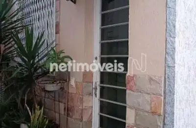 Casa com 2 quartos à venda na Rua Manhuaçu, Santa Inês, Belo Horizonte