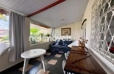 Casa com 4 quartos à venda na Rua Estoril, São Francisco, Belo Horizonte