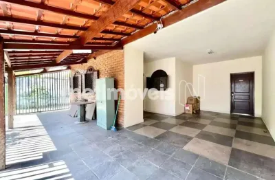 Casa com 3 quartos à venda na Rua Epaminondas de Moura e Silva, Planalto, Belo Horizonte