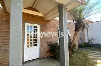 Casa com 4 quartos à venda na Rua Doutor Guilherme Dalle, Centro, Caetanópolis