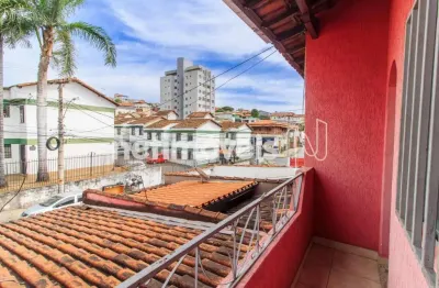Casa com 2 quartos à venda na Rua Cambé, Coqueiros, Belo Horizonte
