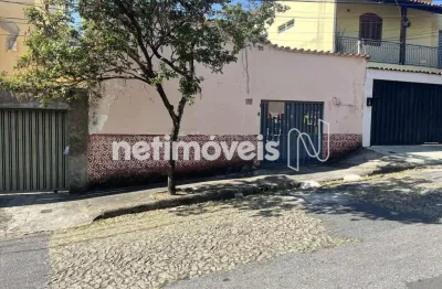Casa com 3 quartos à venda na Rua Campinas, Esplanada, Belo Horizonte