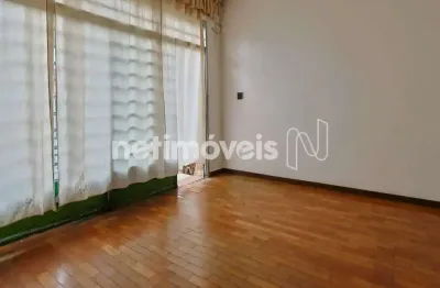 Casa com 3 quartos à venda na Rua Jacinto Vieira, Cachoeirinha, Belo Horizonte