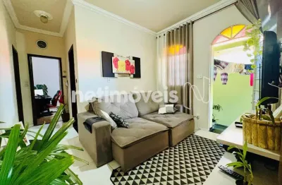 Casa com 3 quartos à venda na Rua Carapebus, São Gotardo, Contagem