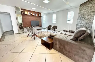 Casa com 4 quartos à venda na Rua Aracati, Parque Xangri-Lá, Contagem