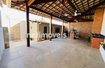 Casa com 4 quartos à venda na Rua Moscou, Parque Recreio, Contagem