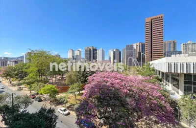 De frente a praça da assenbleia - 240m²; - 4 quartos - construtora líder