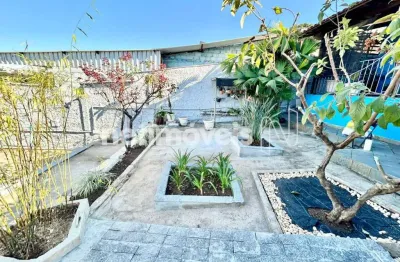 Casa com 3 quartos à venda na Rua José Arnaldo Teixeira, Aarão Reis, Belo Horizonte