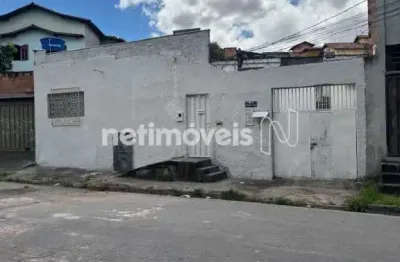 Casa com 3 quartos à venda na Rua Carmelita Toledo, Pirajá, Belo Horizonte