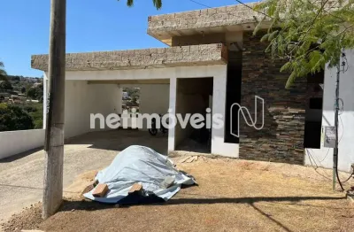 Casa à venda no condomínio fechado vitoria tênis prime!