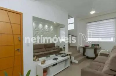 Cobertura 2 quartos com suíte e armários no castelo !