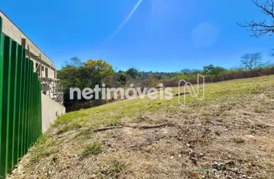 Lote à venda no condomínio alphaville vespasiano – 528,15m²;, segurança e lazer.