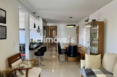 Apartamento 4 quartos com suíte e varanda à venda no sagrada família!