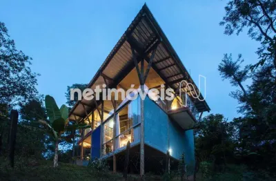 Casa condomínio mãe terra, arquiteto joão diniz, 2 suítes, bosque, árvores frutíferas, lago e horta.