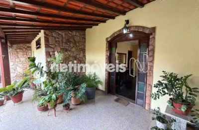 Casa com 3 quartos à venda na Rua Berlim, Parque Recreio, Contagem