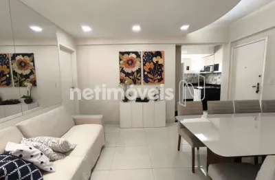 Apartamento reformado de 03 quartos com suíte no colégio batista.