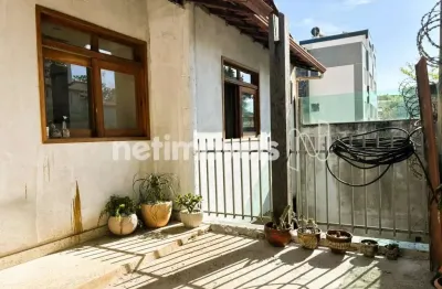 Casa com 3 quartos, suíte e 2 vagas paralelas e cobertas 153,68m²; que aceita financiamento bancário