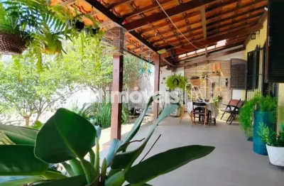 Casa com 3 quartos à venda na Rua Miami, Gávea, Vespasiano