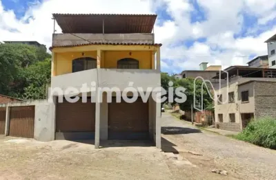 Casa com 3 quartos à venda na Rua Benedito Alves Vieira, São Dimas, Conselheiro Lafaiete