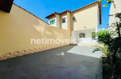 Casa com 3 quartos à venda na Rua Nilton Baldo, Paquetá, Belo Horizonte