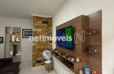 Venha descobrir o conforto e praticidade dessa linda casa geminada,