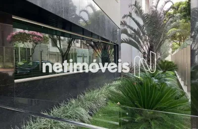 Prédio com portaria 24 horas, elevadores fachada revestida, jardins e lazer completo