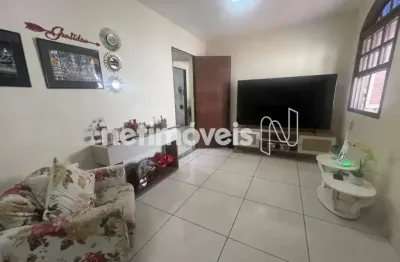 Casa linear, 03 quartos, no conj. ademar machado / barreiro.