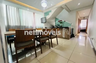 Belíssima cobertura 02 quartos sendo 01 suíte 03 banhos em prédio pequeno!