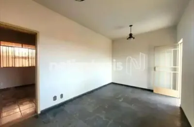 Casa com 3 quartos à venda na Rua Leopoldino de Oliveira, Bom Jesus, Belo Horizonte