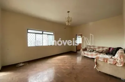 Casa com 3 quartos à venda na Rua Contria, Alto Barroca, Belo Horizonte