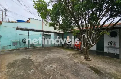 Casa com 3 quartos à venda na Rua Coqueiros, Cachoeirinha, Belo Horizonte