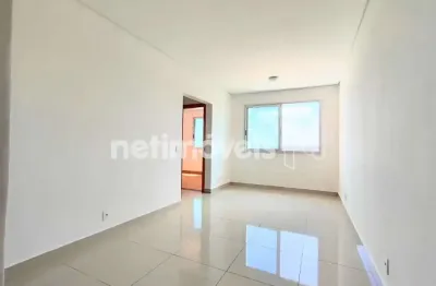 Apartamento de 02 quartos com suíte, elevador e salão de festas no palmares!