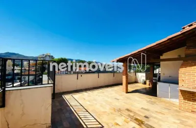 Rara no bairro, terraço gigante, vista definitiva, salão de festas, 2 vagas. 400m da praça.