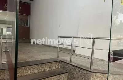 Loja de frente pra rua na calçada da av. augusto de lima no barro preto no polo da moda.