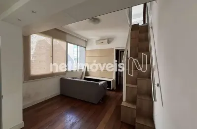 Cobertura 2 quartos no funcionários, em ótima localização.