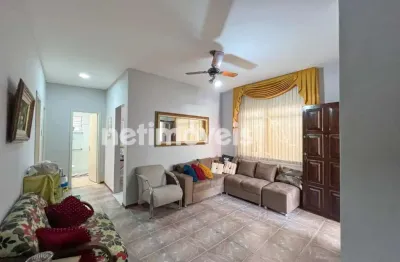 Casa com 5 quartos à venda na Rua Dona Nancy de Vasconcelos Gomes, Sagrada Família, Belo Horizonte