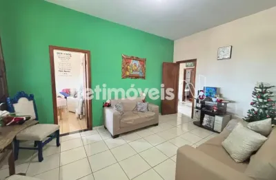 Casa com 4 quartos à venda na Rua Itaquera, Concórdia, Belo Horizonte
