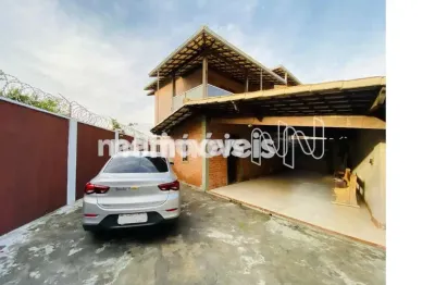 Casa 4 quartos, espaço gourmet, quintal nos fundos, vista definitiva, 4 vagas. abaixo do preço.