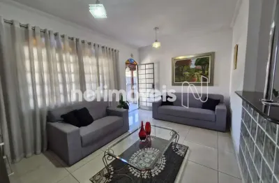 Casa com 3 quartos à venda na Rua Pamplona, Conjunto Lagoa, Belo Horizonte